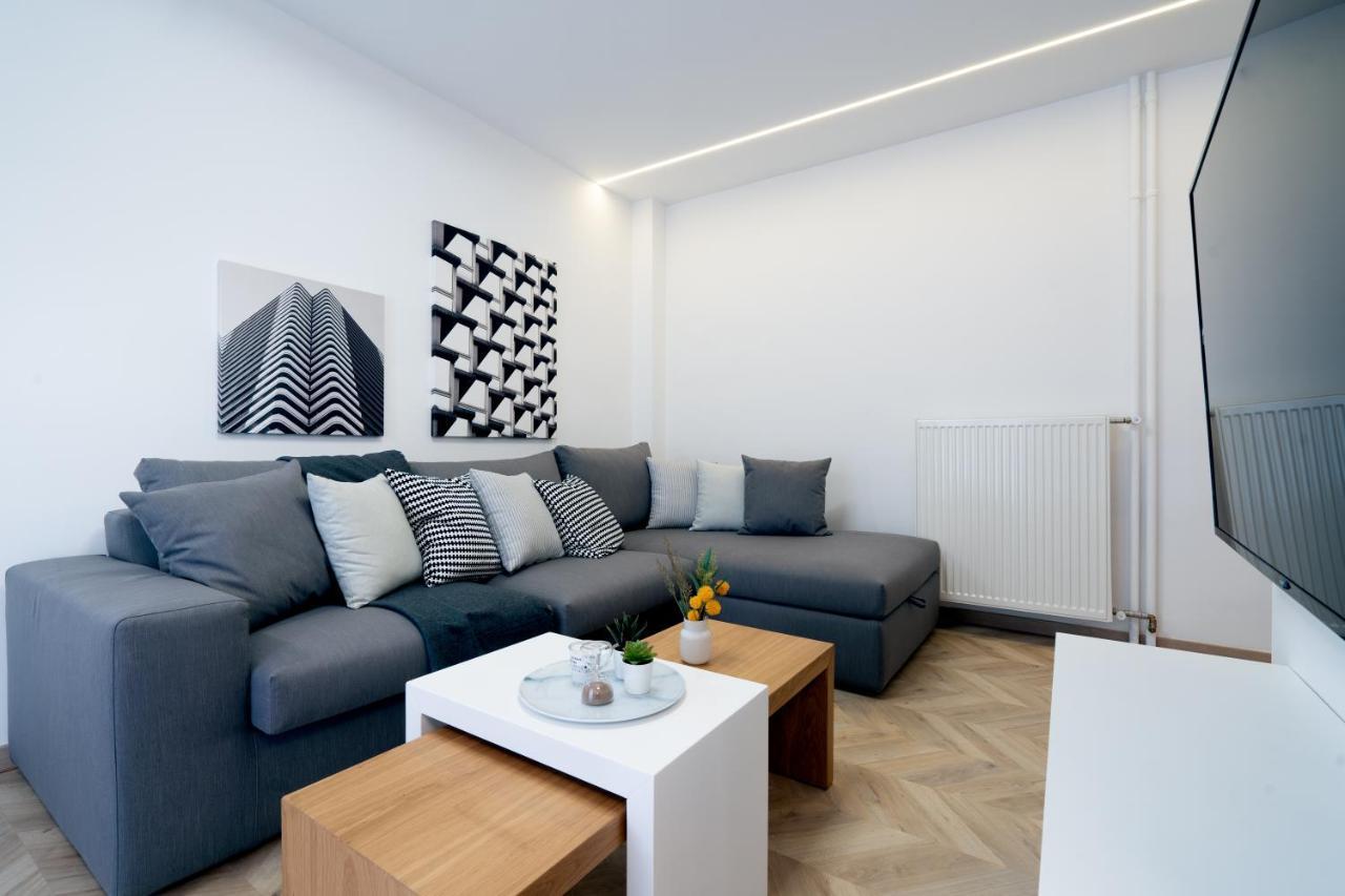 Pagrati'S Best Apartment เอเธนส์ ภายนอก รูปภาพ