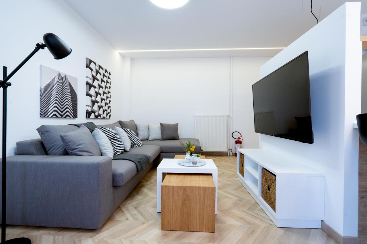 Pagrati'S Best Apartment เอเธนส์ ภายนอก รูปภาพ